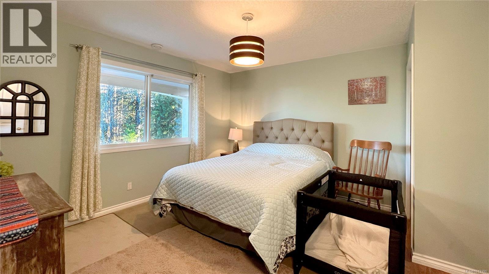  986 Seapearl Place, Saanich