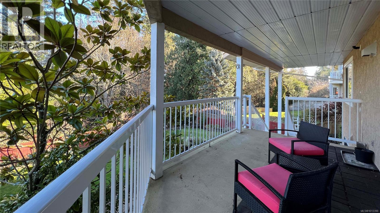  986 Seapearl Place, Saanich