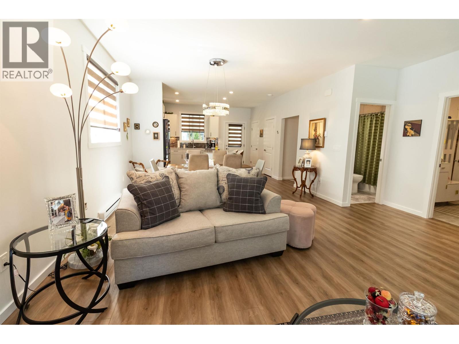 10 4921 HALLIWELL AVENUE, Terrace