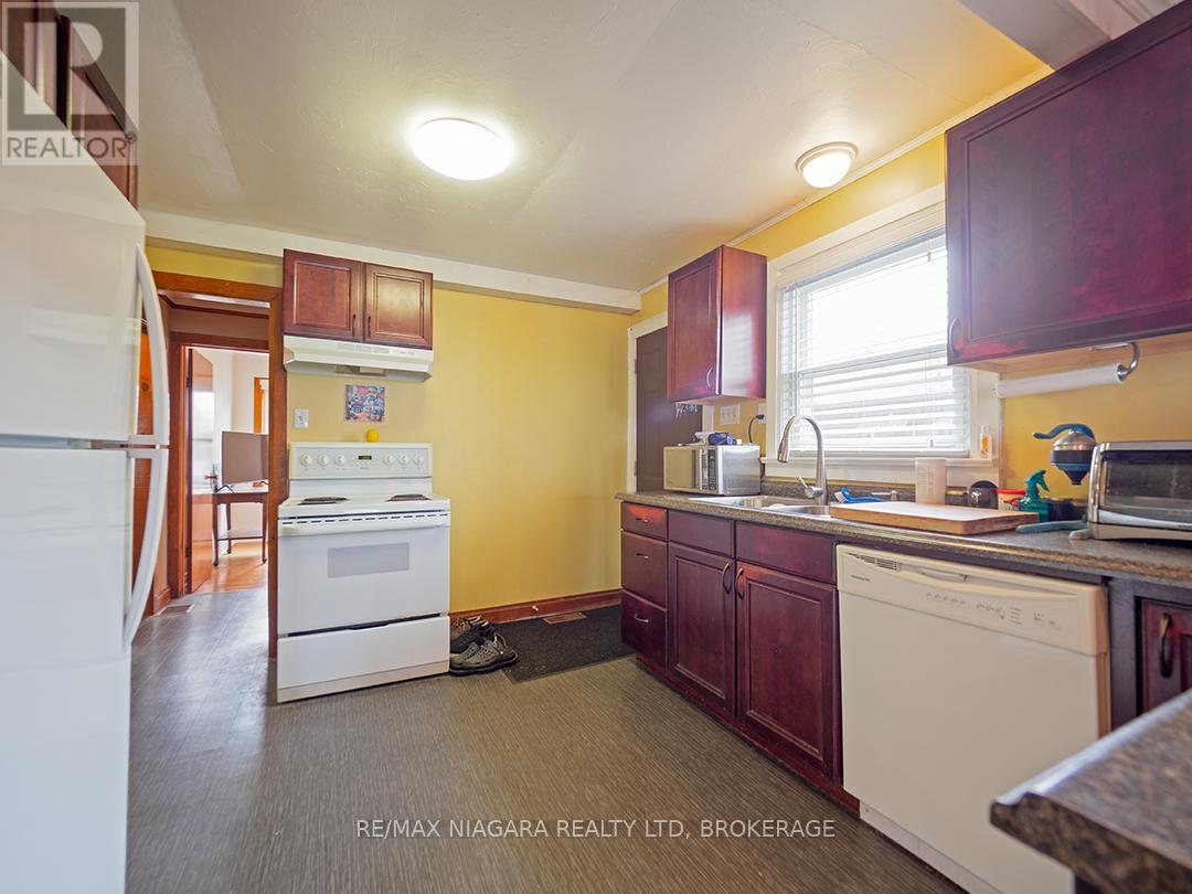 11161 CHURCHILL AVENUE - 12