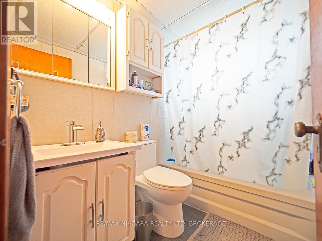 11161 CHURCHILL AVENUE - 16