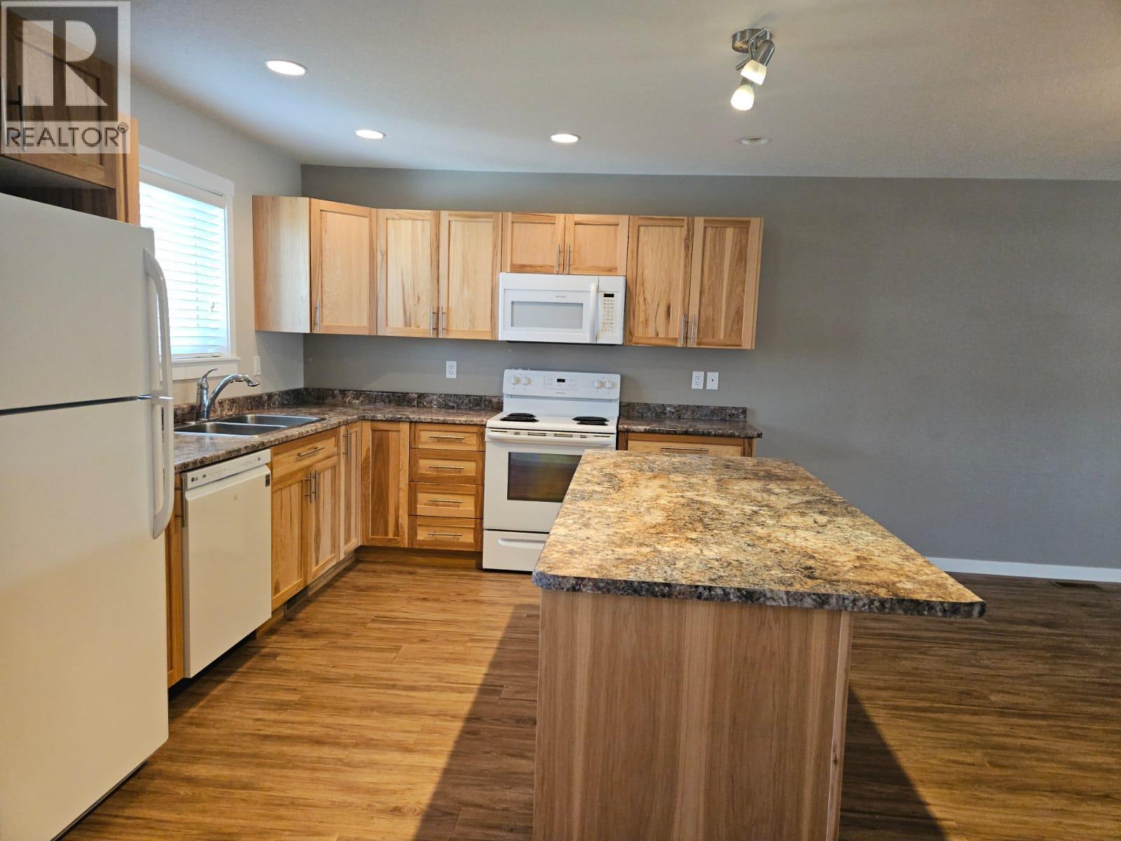 5214 41 Street NE, Chetwynd
