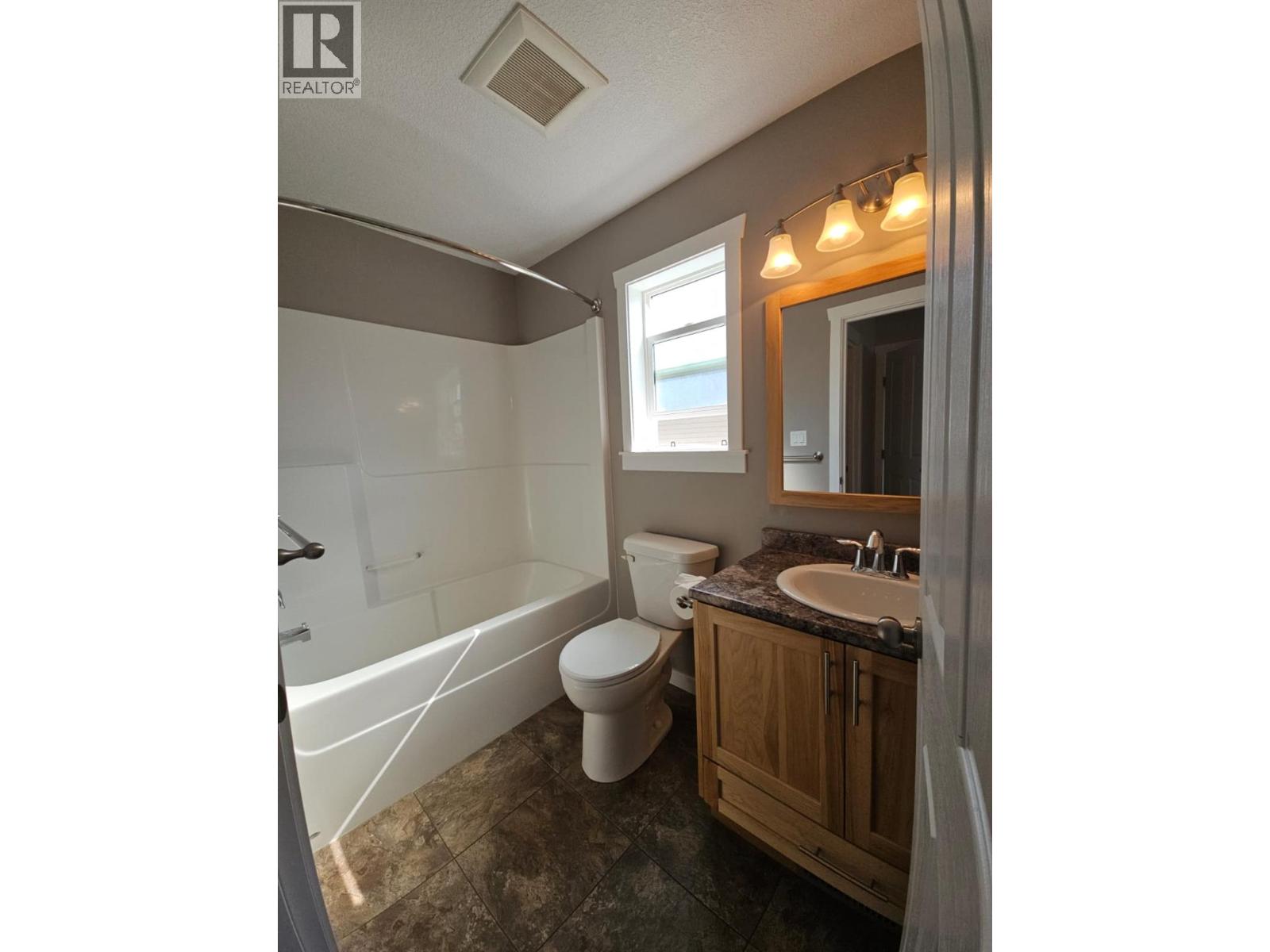 5214 41 Street NE, Chetwynd