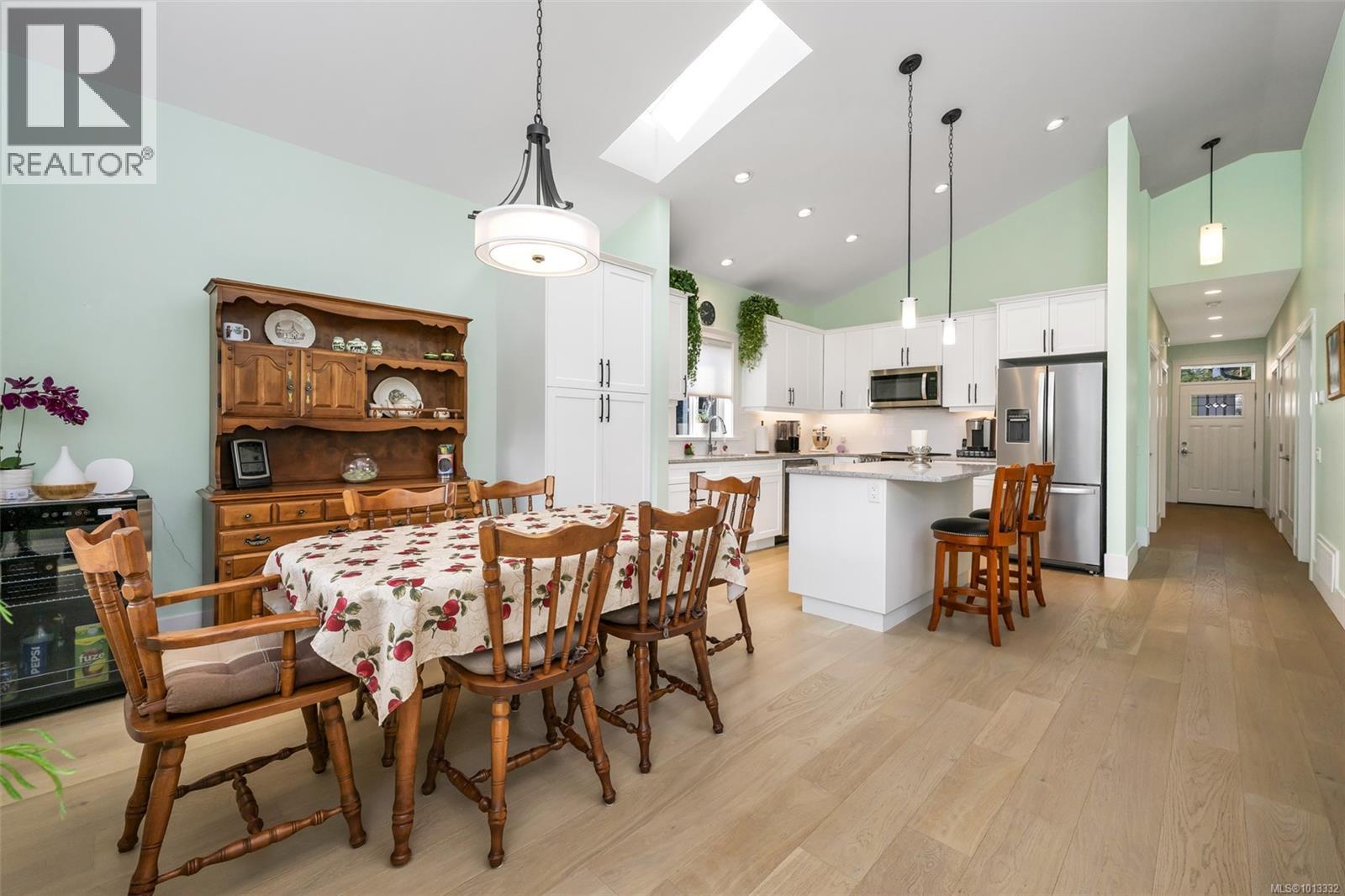 283 Edgewood Cres, Duncan