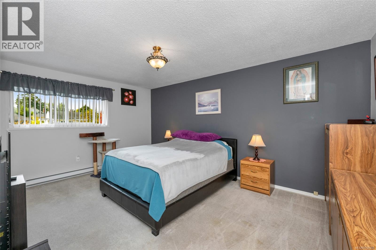 920 Agnes St, Esquimalt