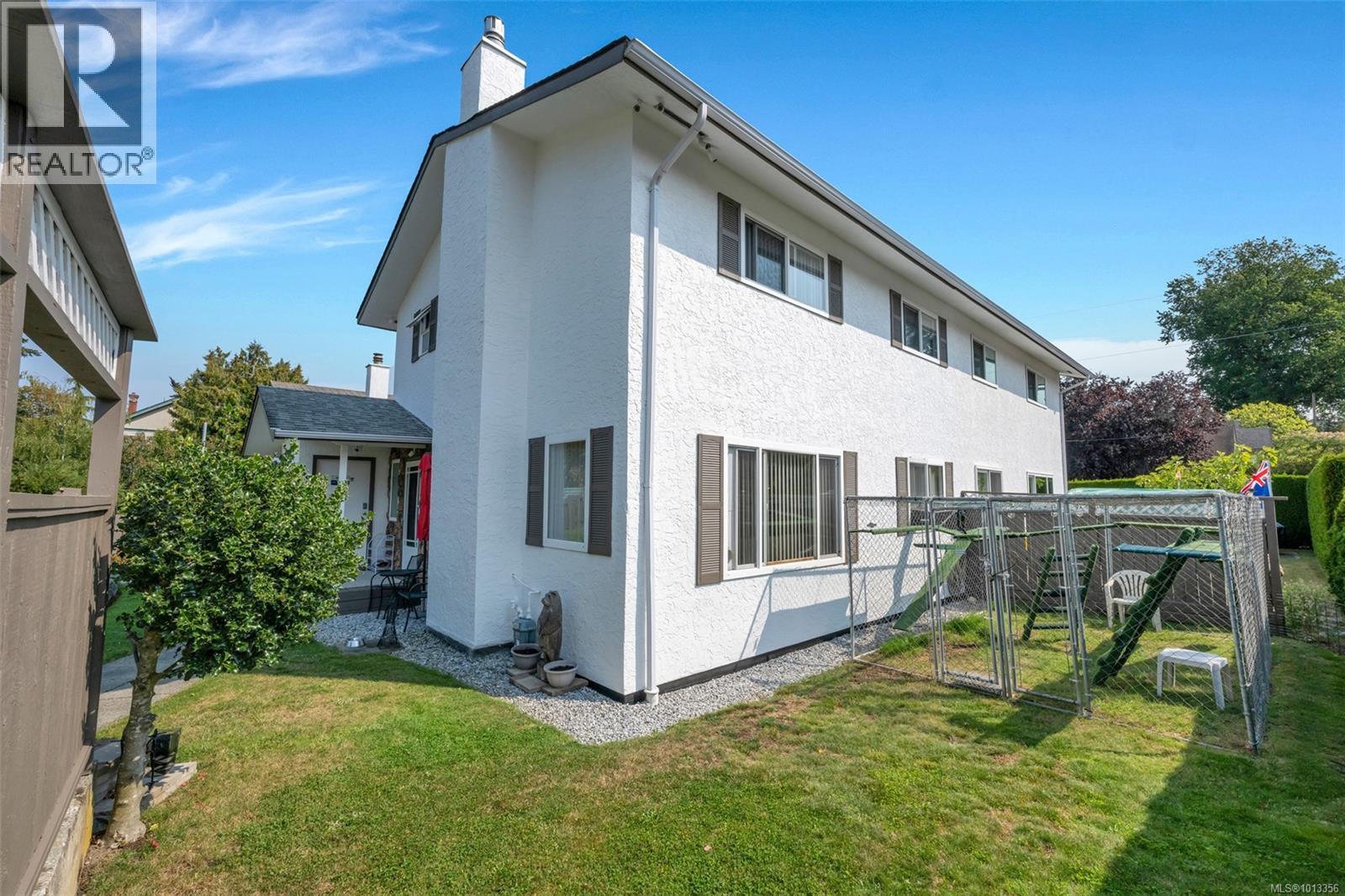 920 Agnes St, Esquimalt