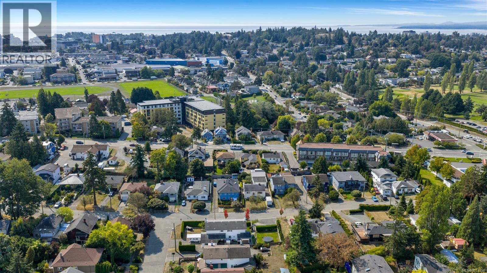920 Agnes St, Esquimalt