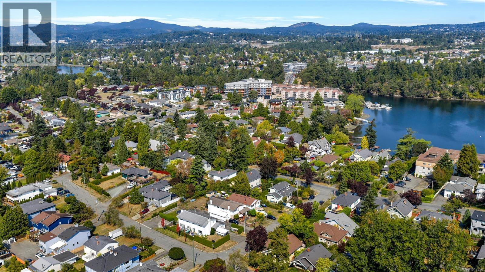 920 Agnes St, Esquimalt