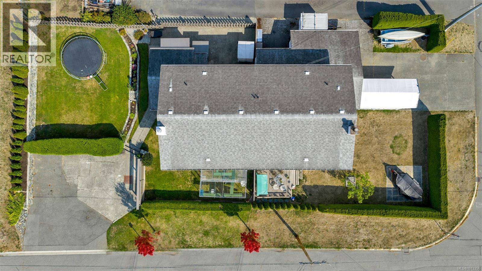 920 Agnes St, Esquimalt