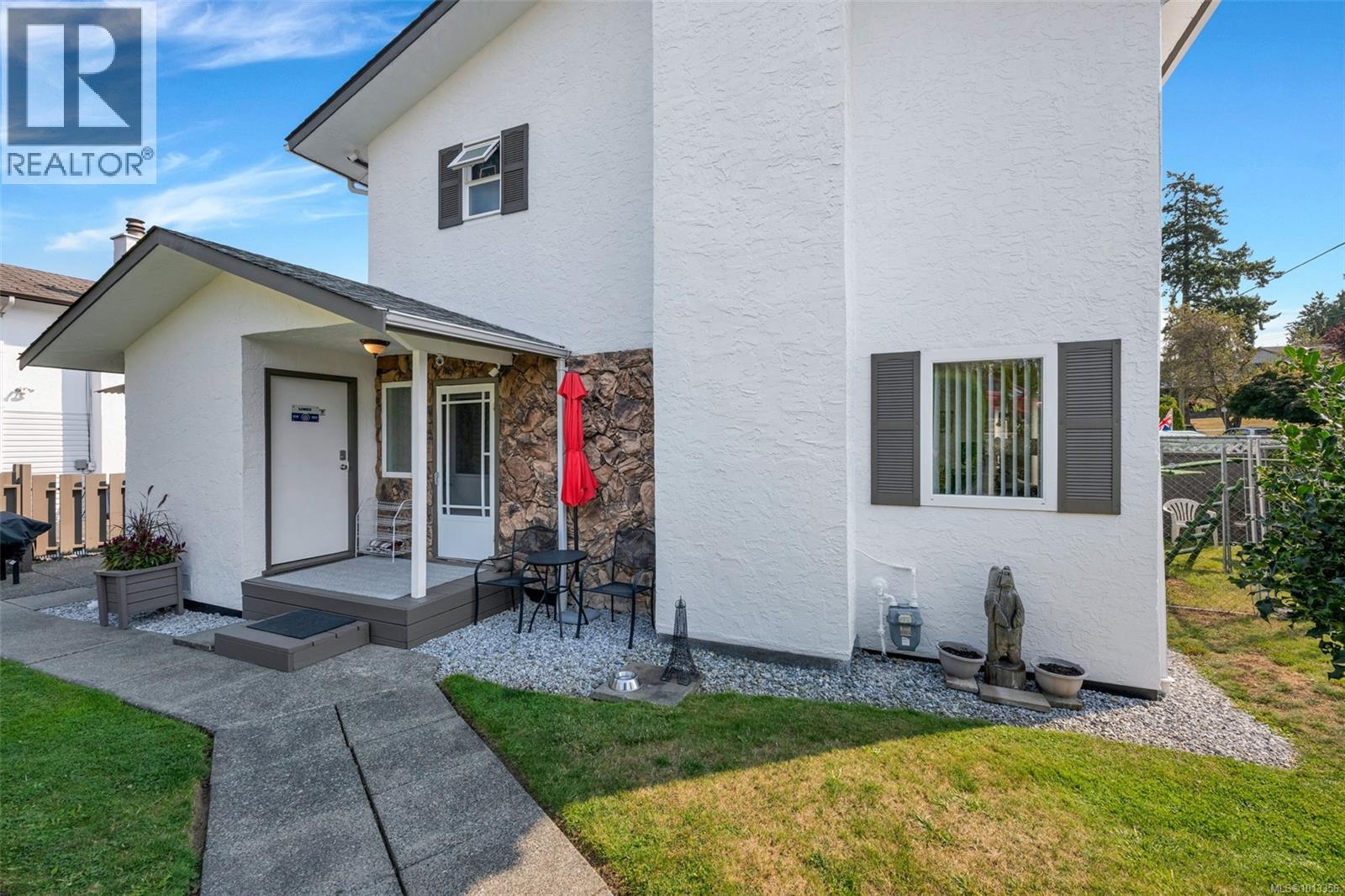920 Agnes St, Esquimalt