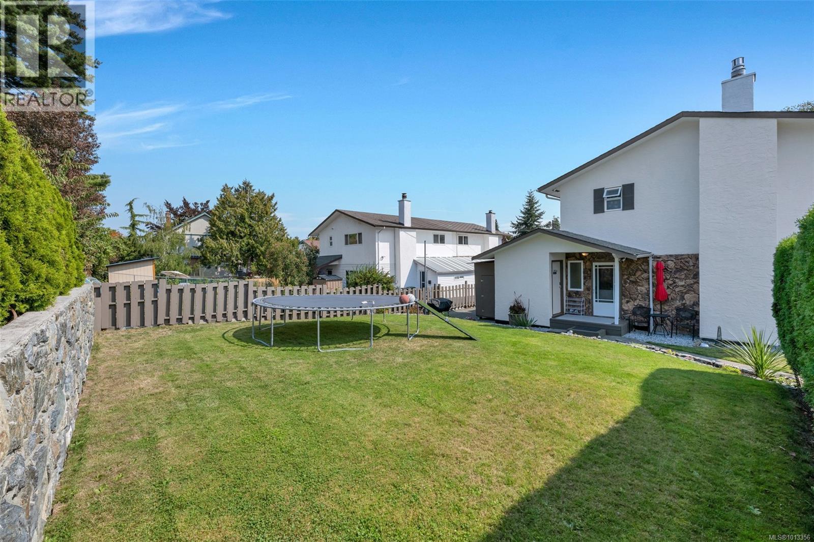 920 Agnes St, Esquimalt