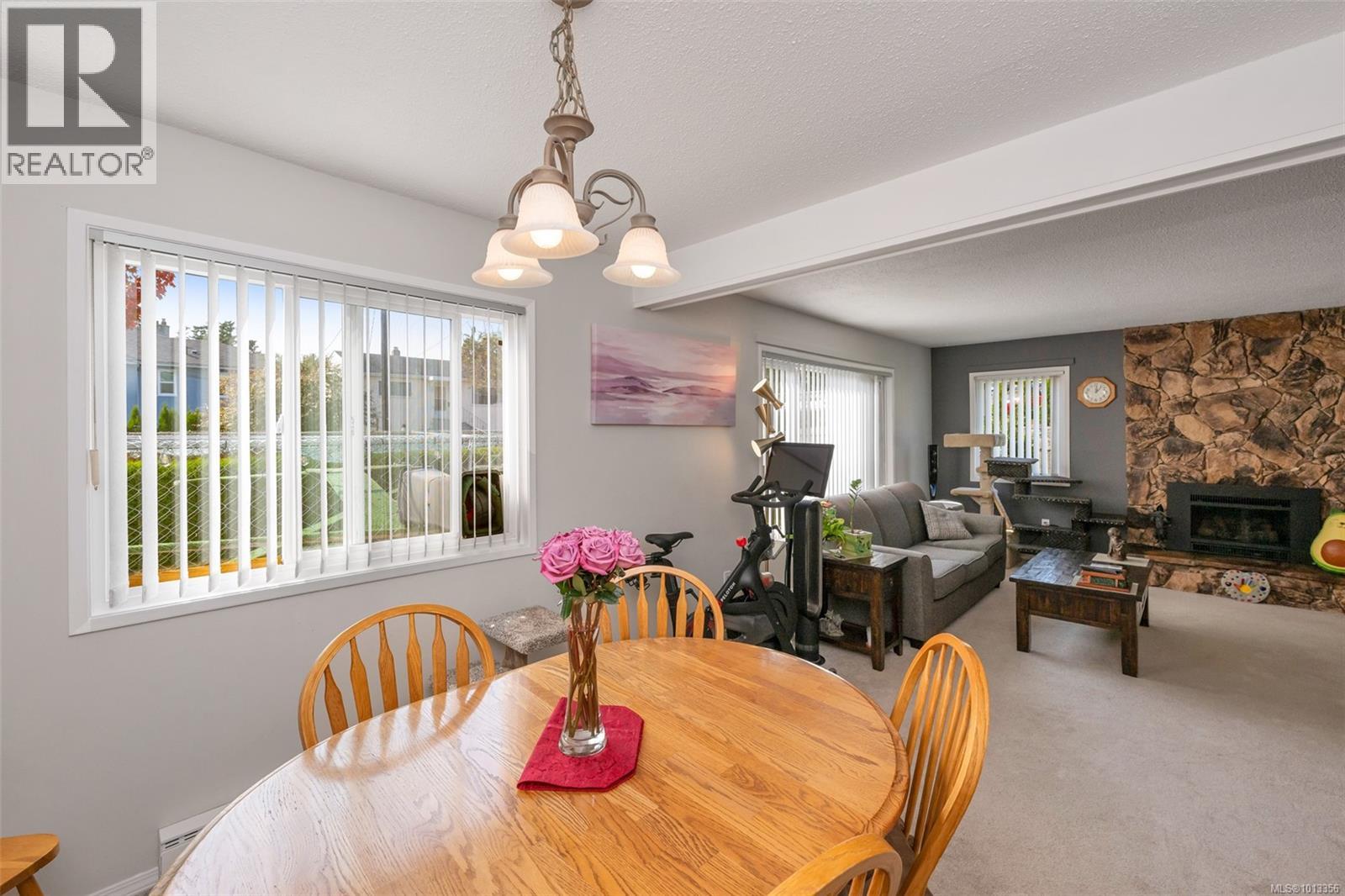 920 Agnes St, Esquimalt