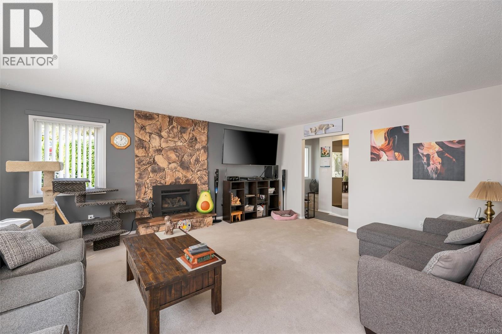 920 Agnes St, Esquimalt