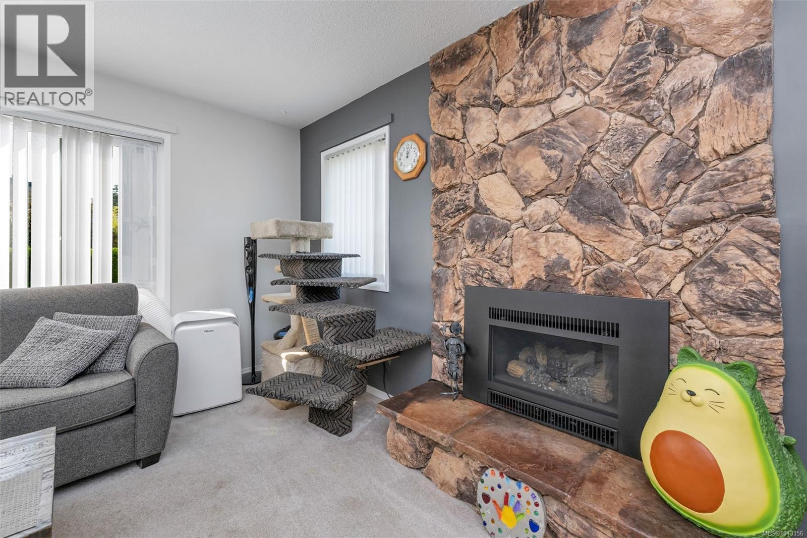 920 Agnes St, Esquimalt