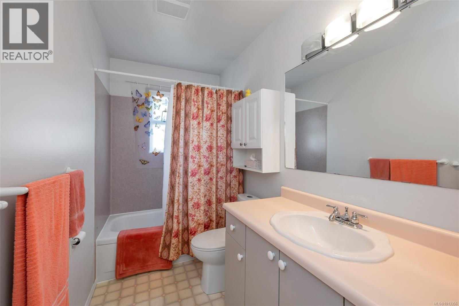 920 Agnes St, Esquimalt