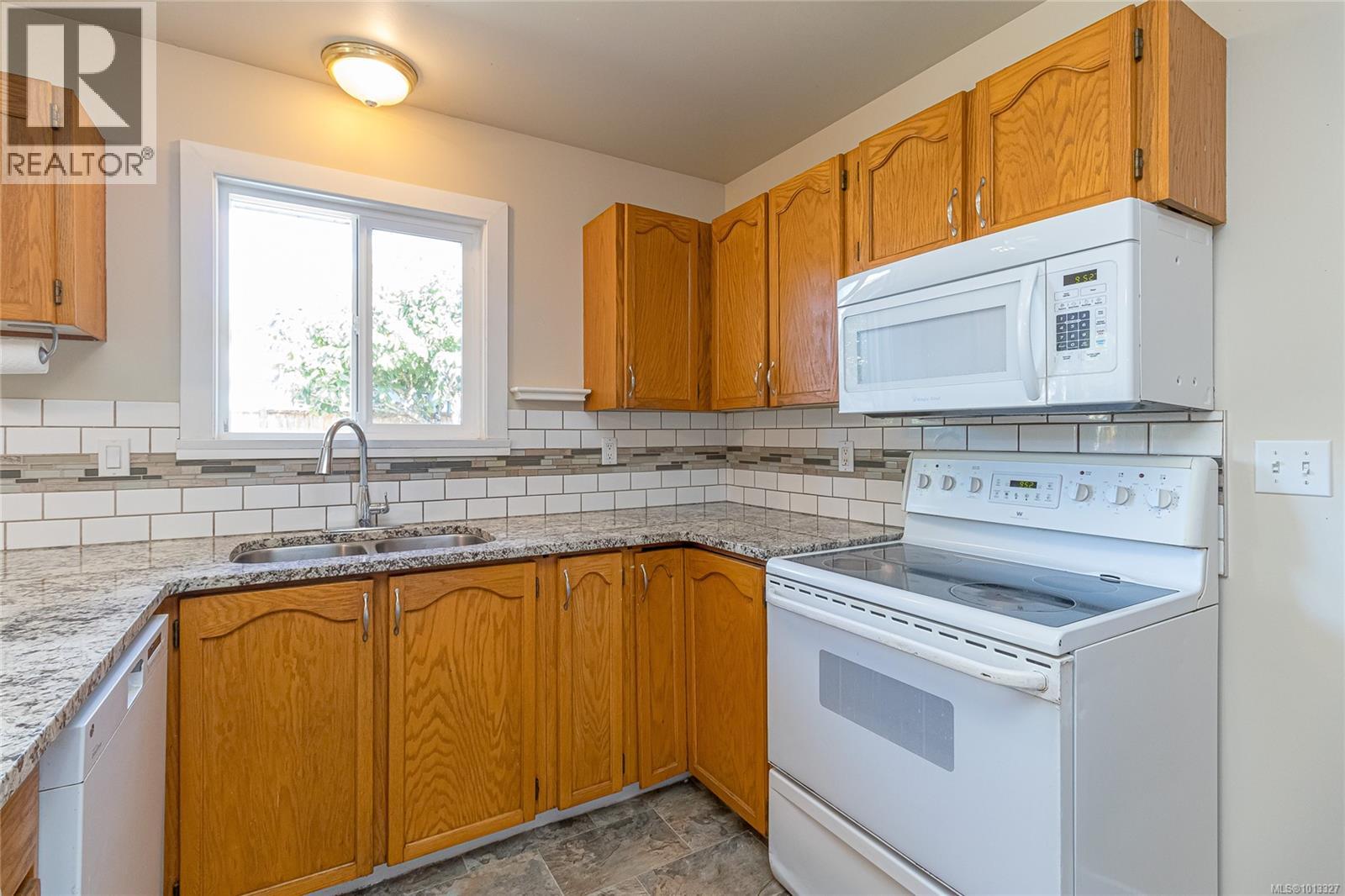  7840 Wallace Drive, Central Saanich