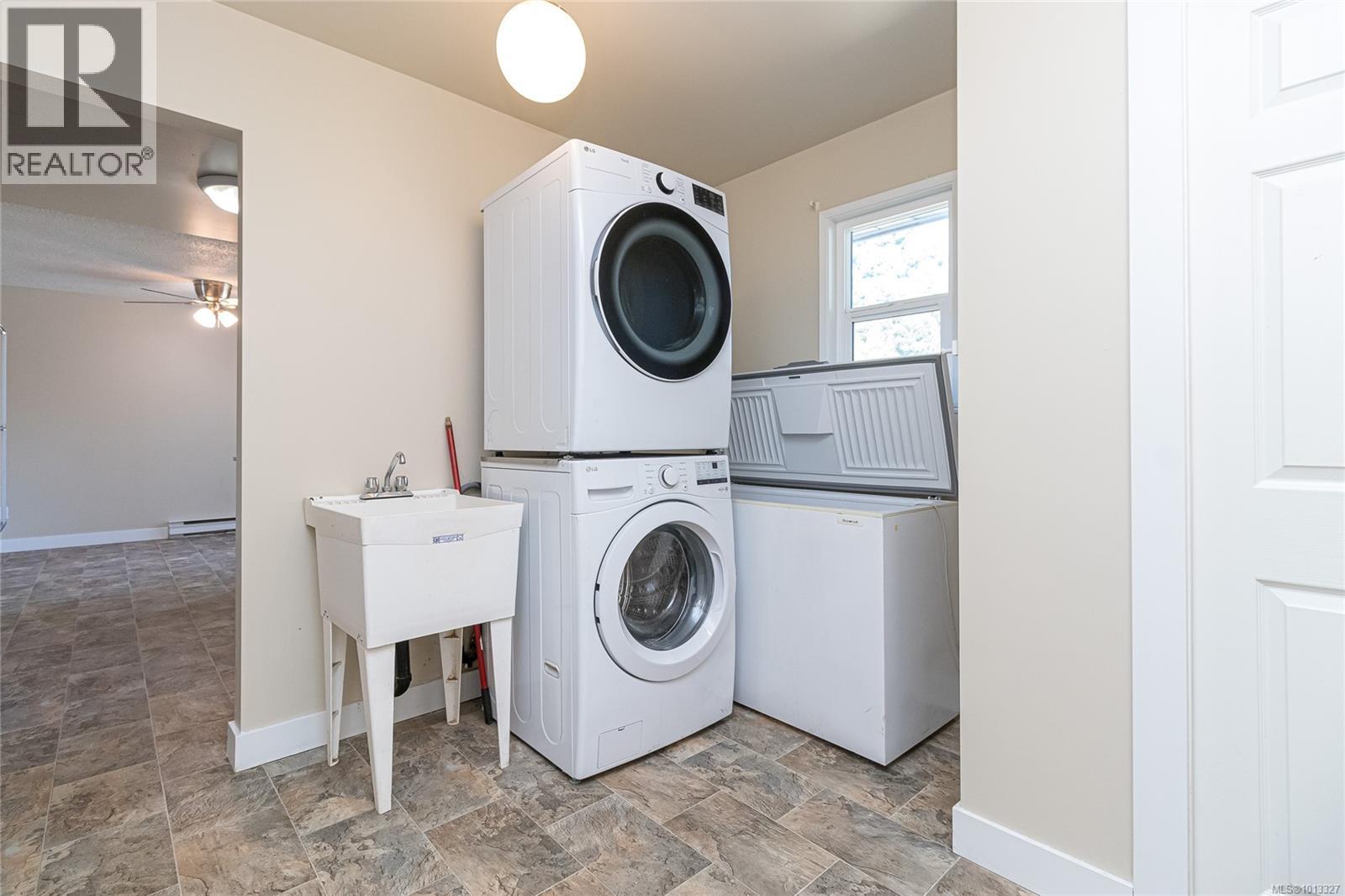  7840 Wallace Drive, Central Saanich