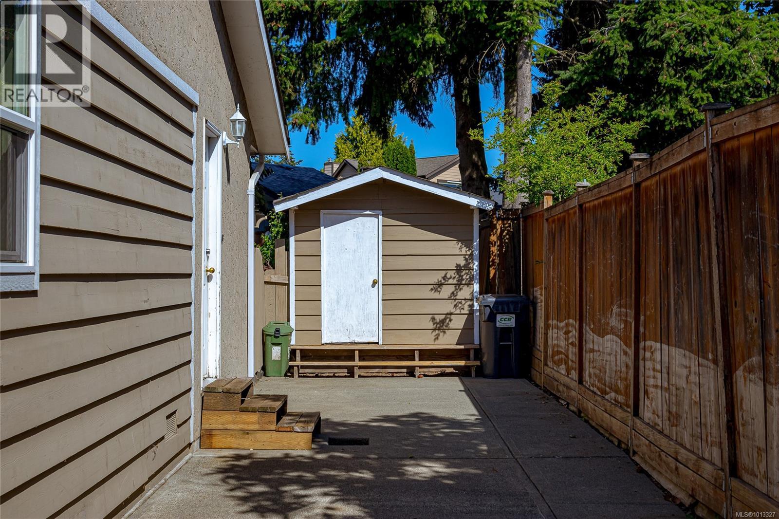  7840 Wallace Drive, Central Saanich