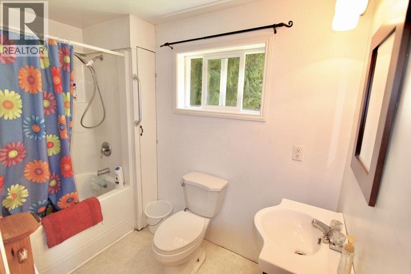 1514 BURGESS AVENUE - 14