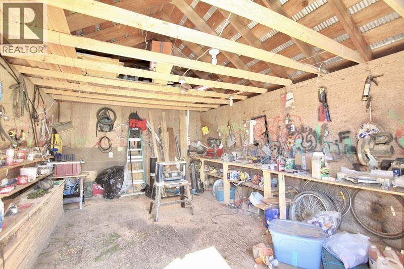 1514 BURGESS AVENUE - 27