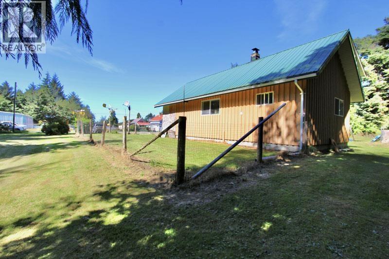 1514 BURGESS AVENUE - 33
