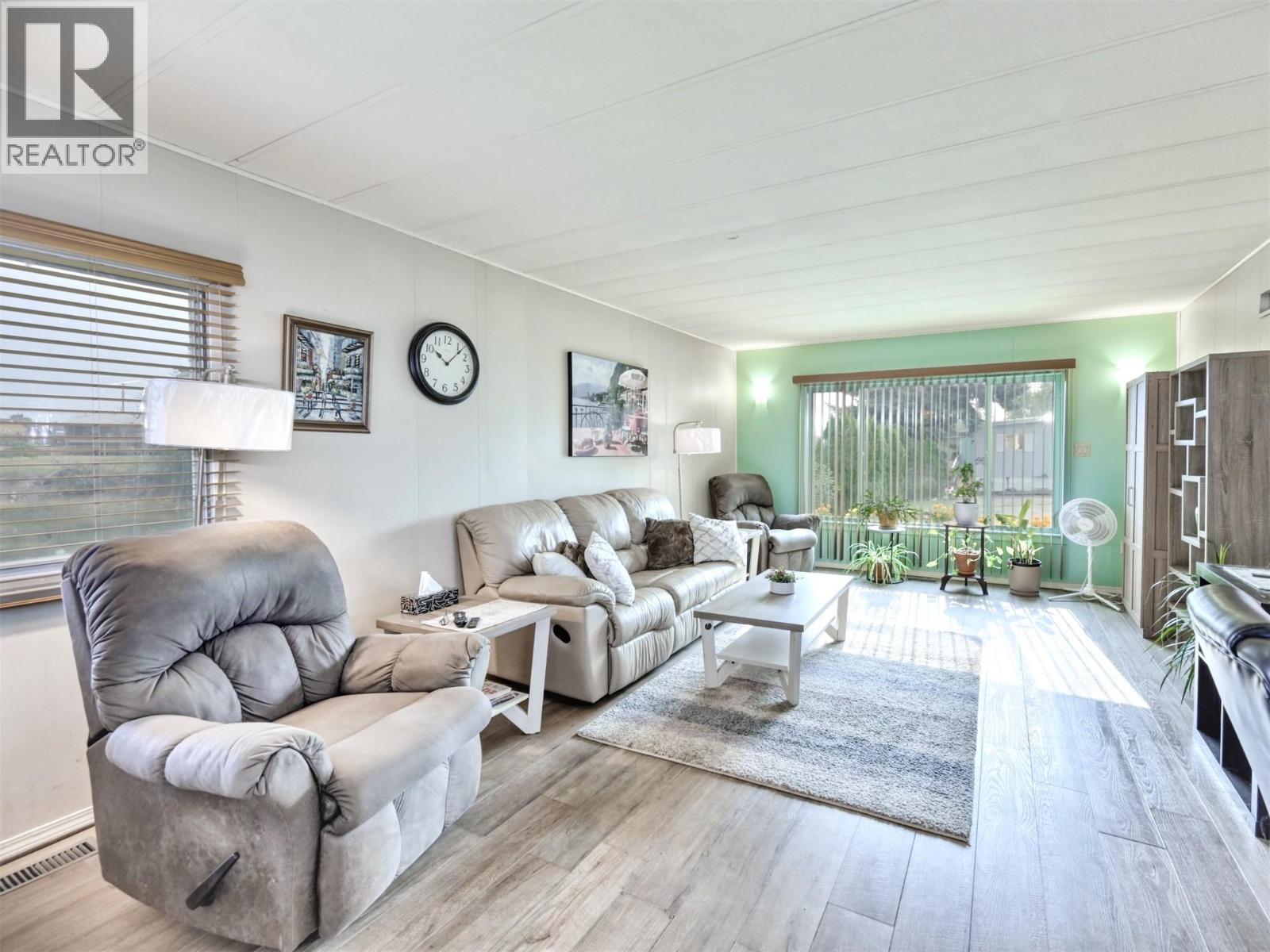 7 9106 Main Street Street, Osoyoos