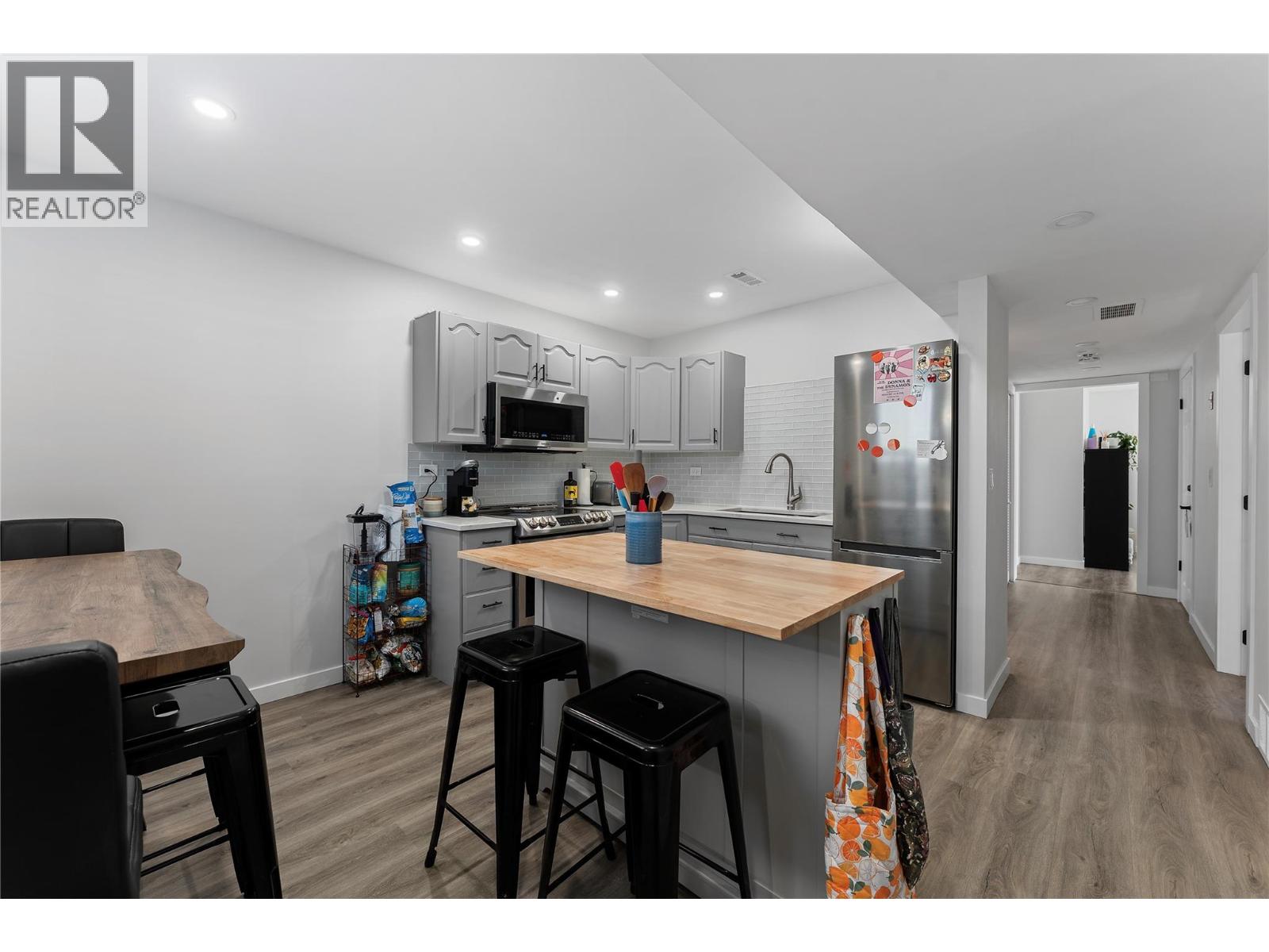  950 Raymer Avenue, Kelowna