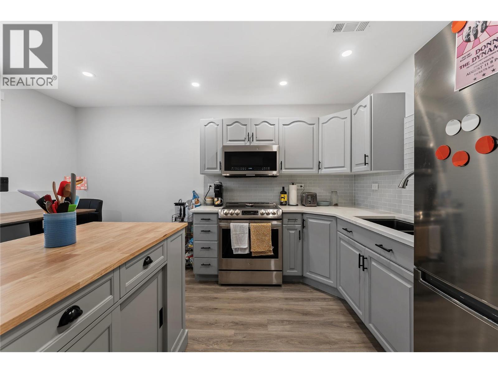  950 Raymer Avenue, Kelowna