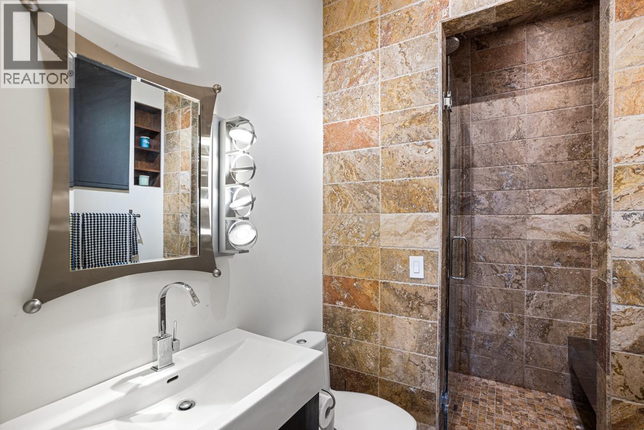  2737 Casa Loma Road, West Kelowna