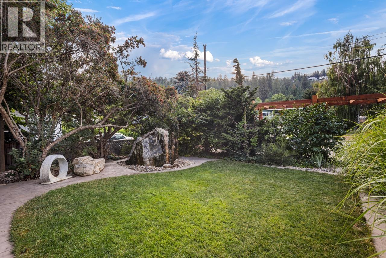  2737 Casa Loma Road, West Kelowna