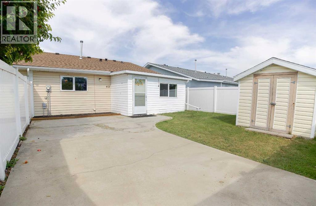 43 Ellis Street North, Red Deer