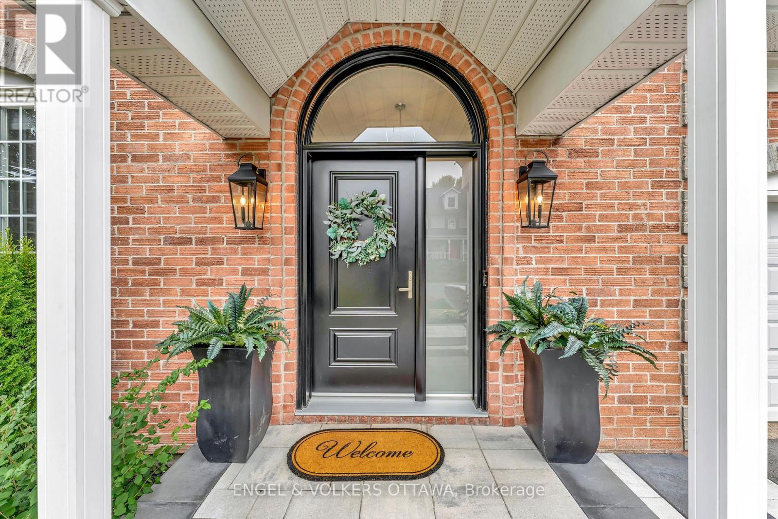 Welcoming main entry way, interlock steps
