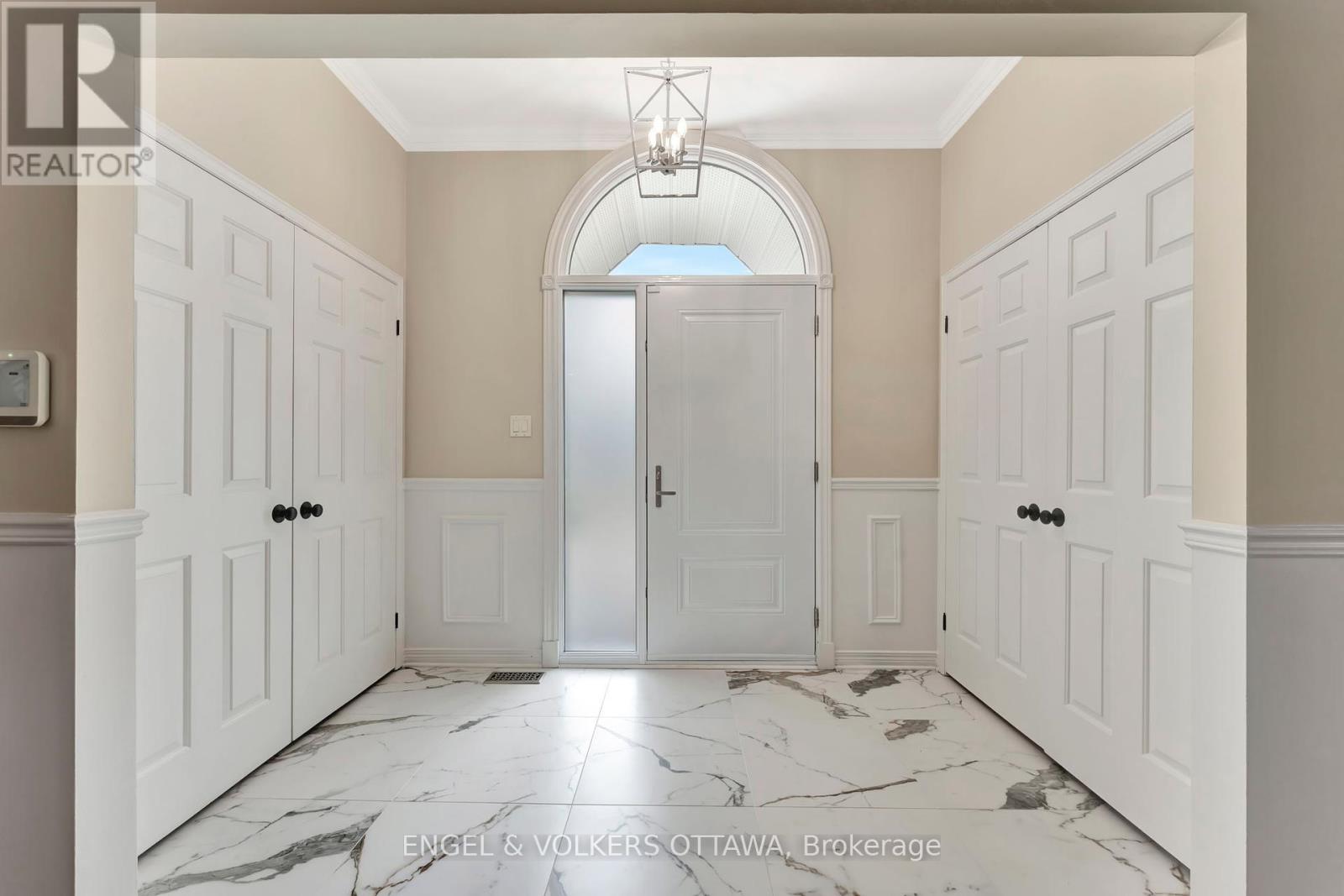 Grand Entrance w closets on both side for storage