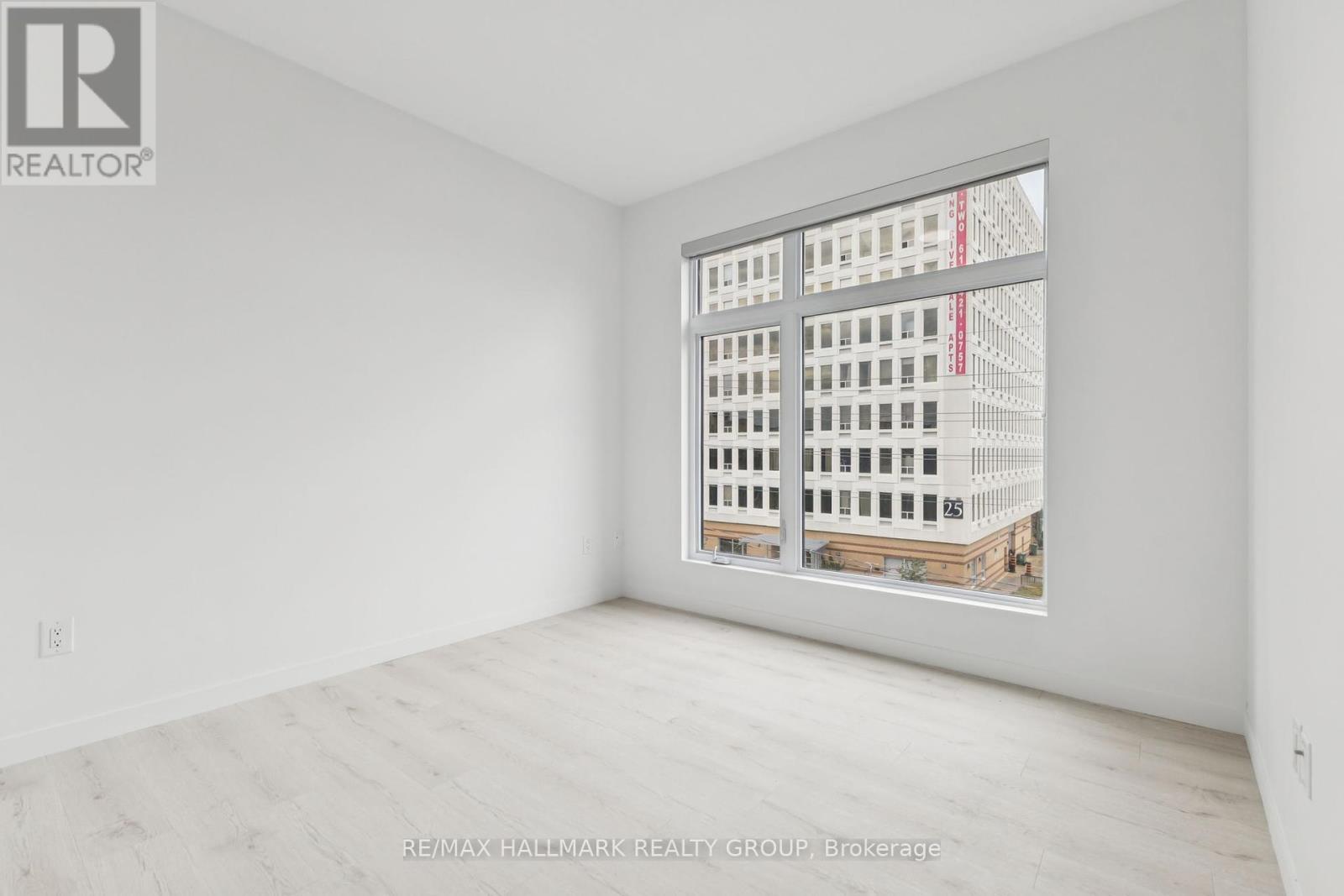 Room (2 bedrooms unit)