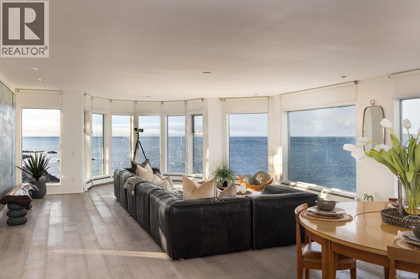  2179 Crescent Road, Oak Bay