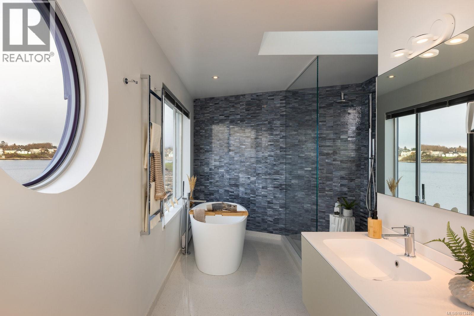  2179 Crescent Road, Oak Bay
