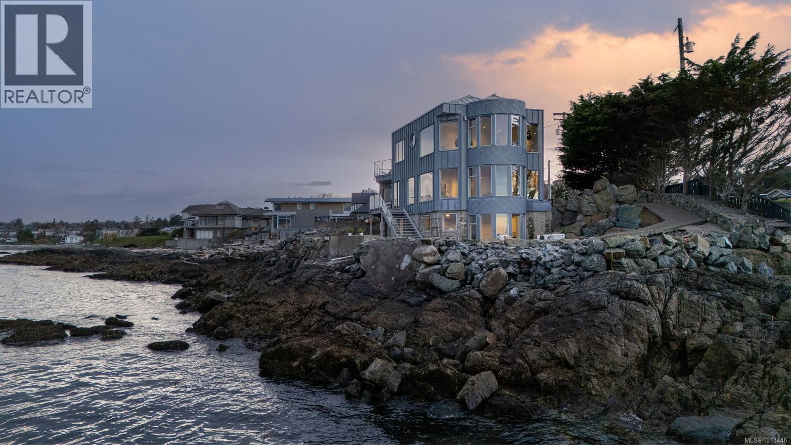  2179 Crescent Road, Oak Bay