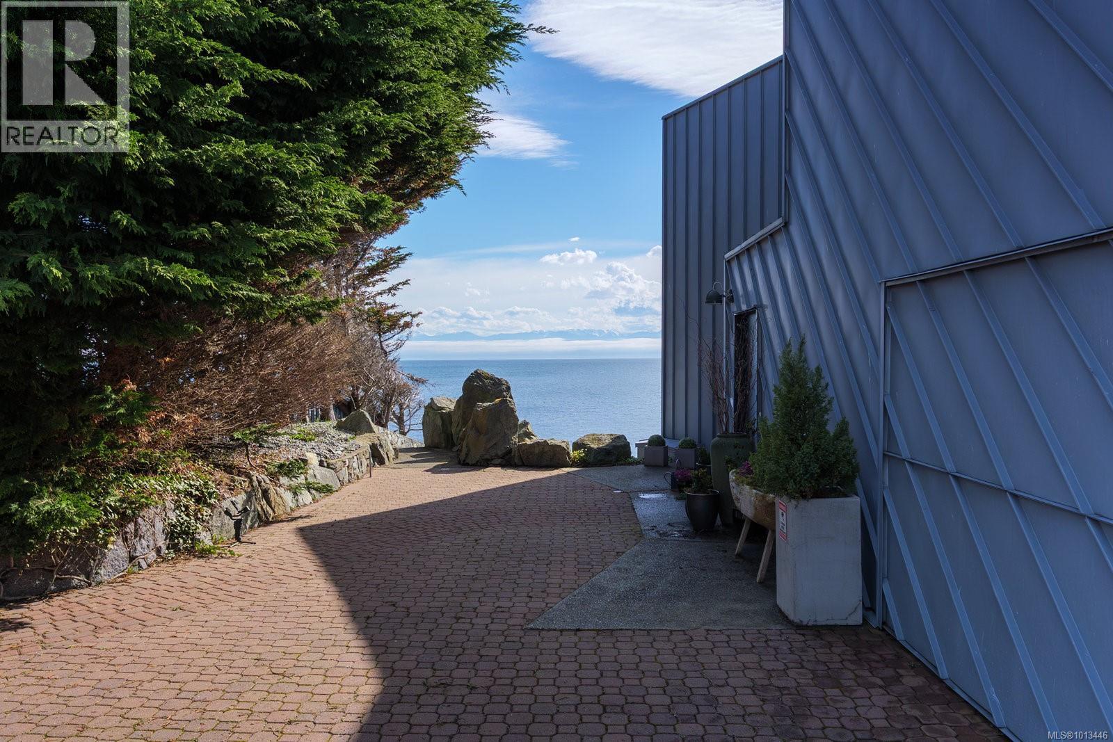  2179 Crescent Road, Oak Bay
