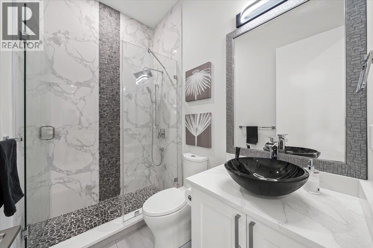 1041 STEWART AVENUE, Coquitlam