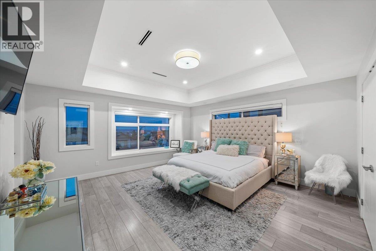 1041 STEWART AVENUE, Coquitlam