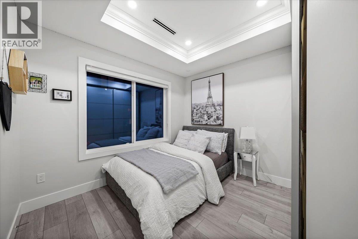 1041 STEWART AVENUE, Coquitlam