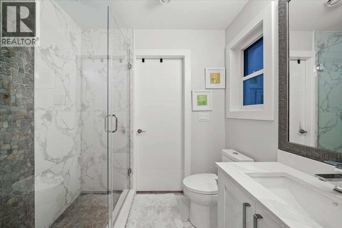 1041 STEWART AVENUE, Coquitlam