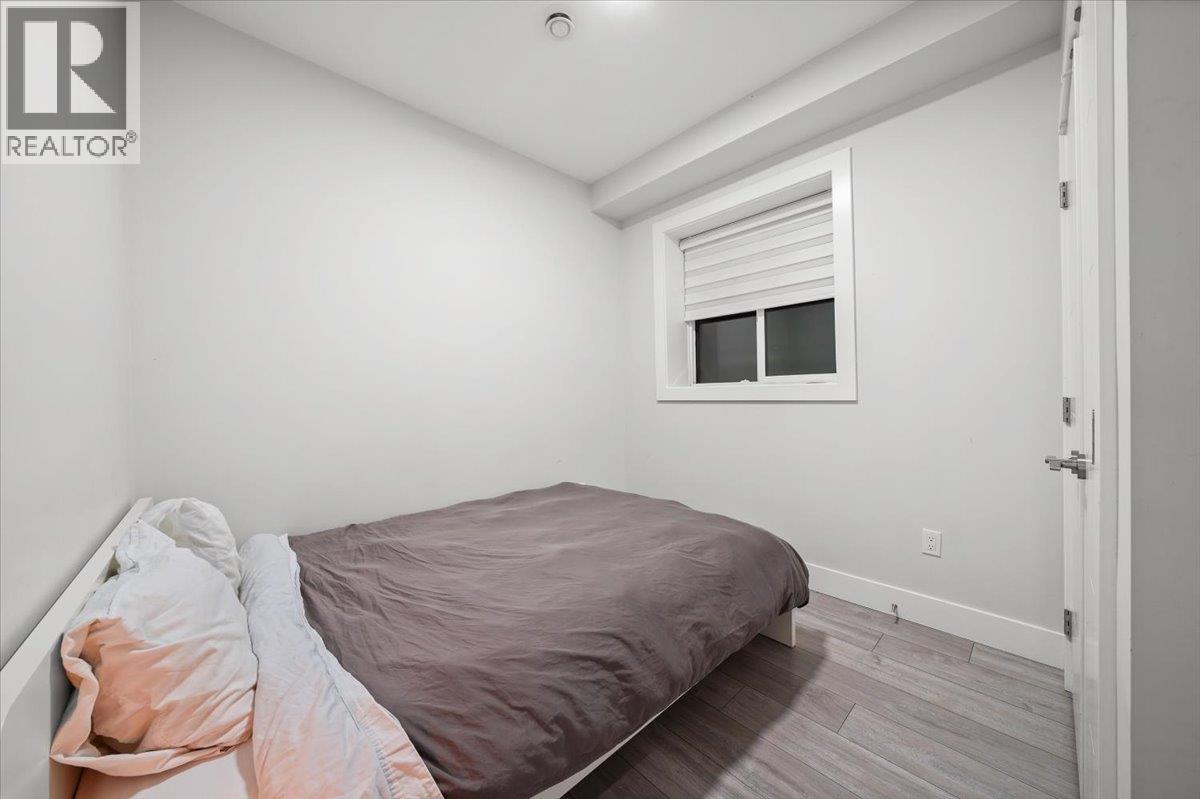 1041 STEWART AVENUE, Coquitlam