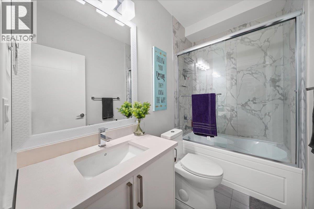 1041 STEWART AVENUE, Coquitlam