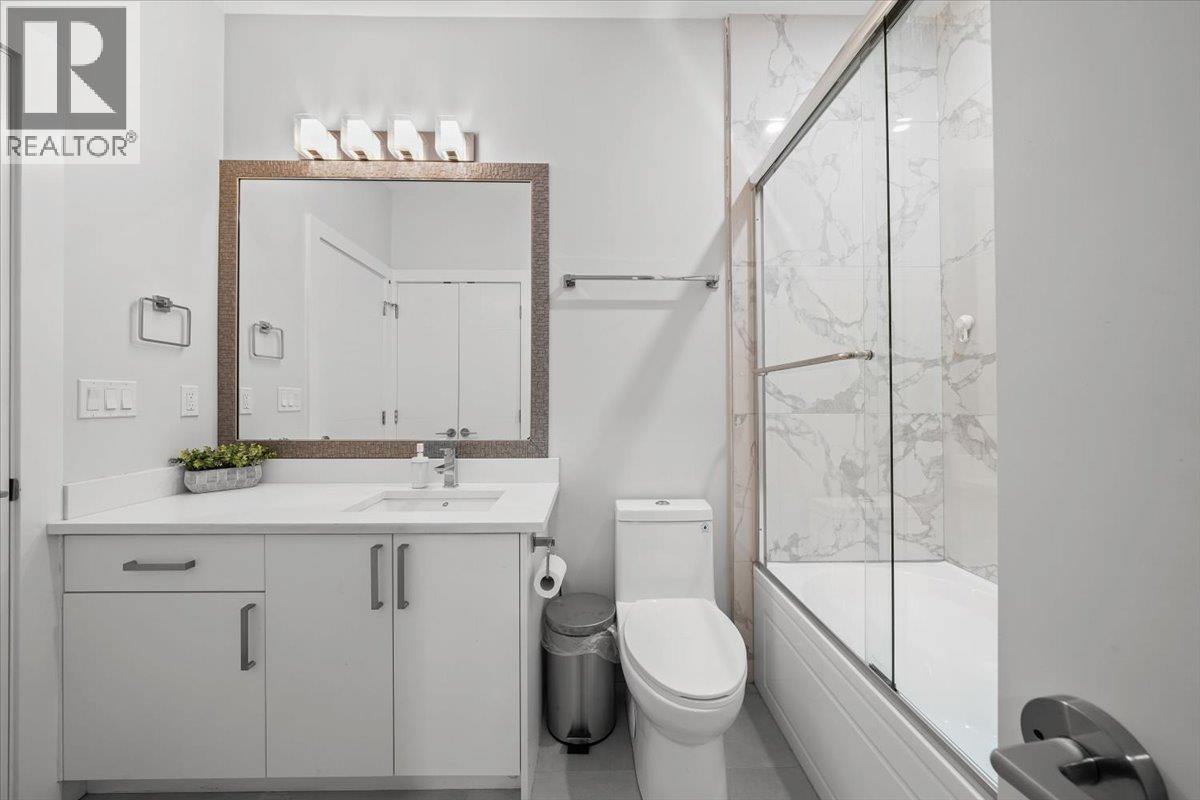 1041 STEWART AVENUE, Coquitlam