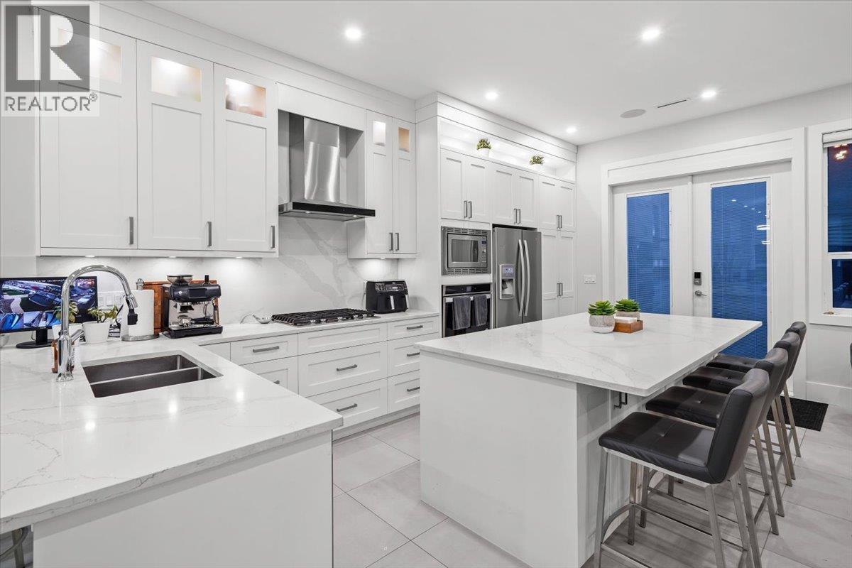 1041 STEWART AVENUE, Coquitlam