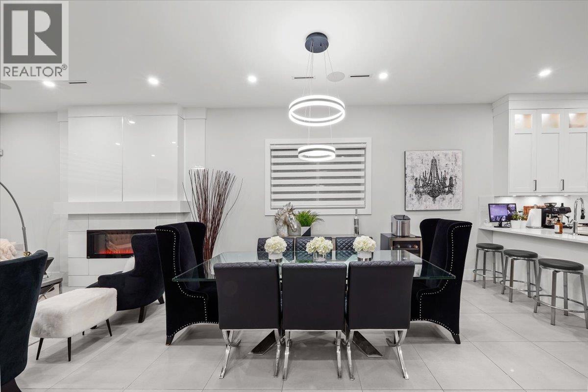 1041 STEWART AVENUE, Coquitlam