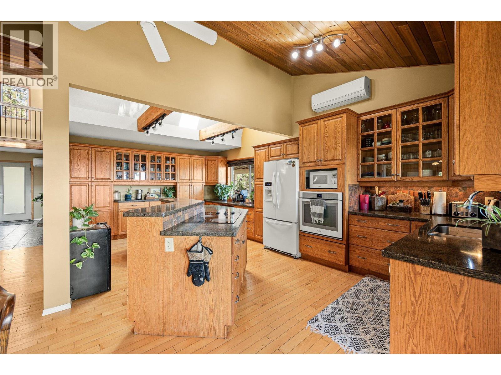  12349 Lake Hill Drive, Lake Country