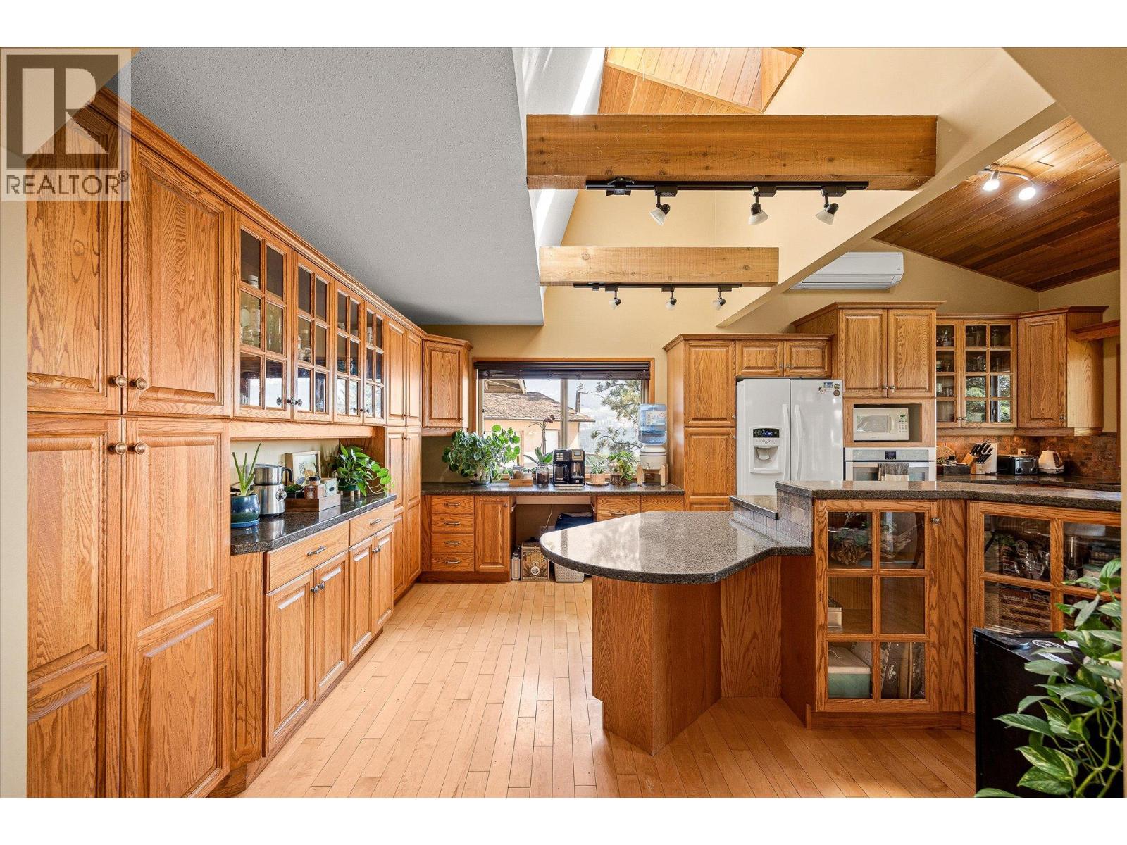  12349 Lake Hill Drive, Lake Country