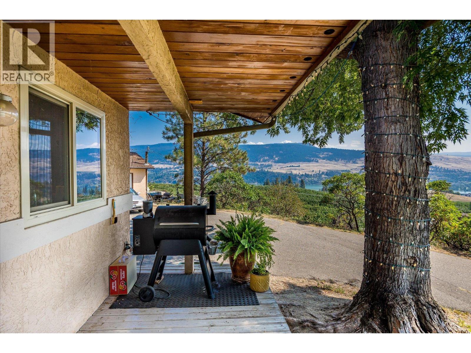  12349 Lake Hill Drive, Lake Country